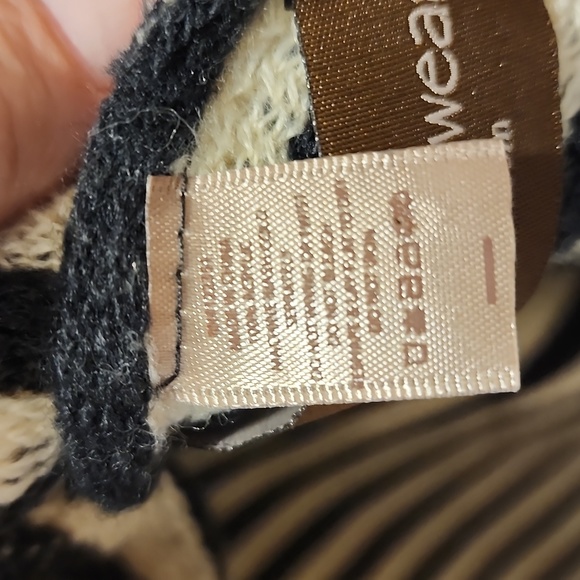 Poncho sweater with cowl neck. Asymmetrical. - Picture 3 of 5